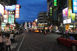 Nightmarkets in Taichung - ESL in Taiwan