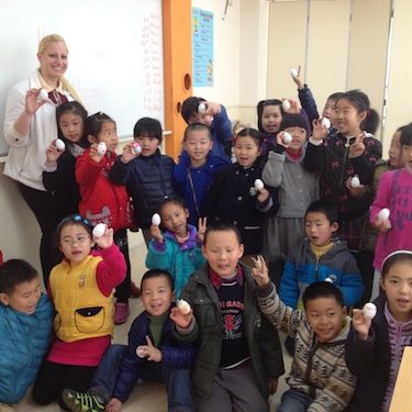 cropped-Jena-Saseen-with-her-class.jpeg